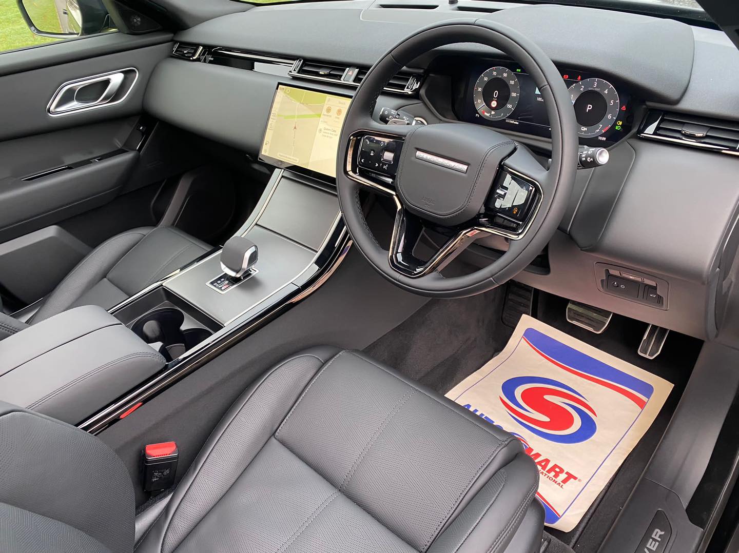 SOLD –  Land Rover Range Rover velar