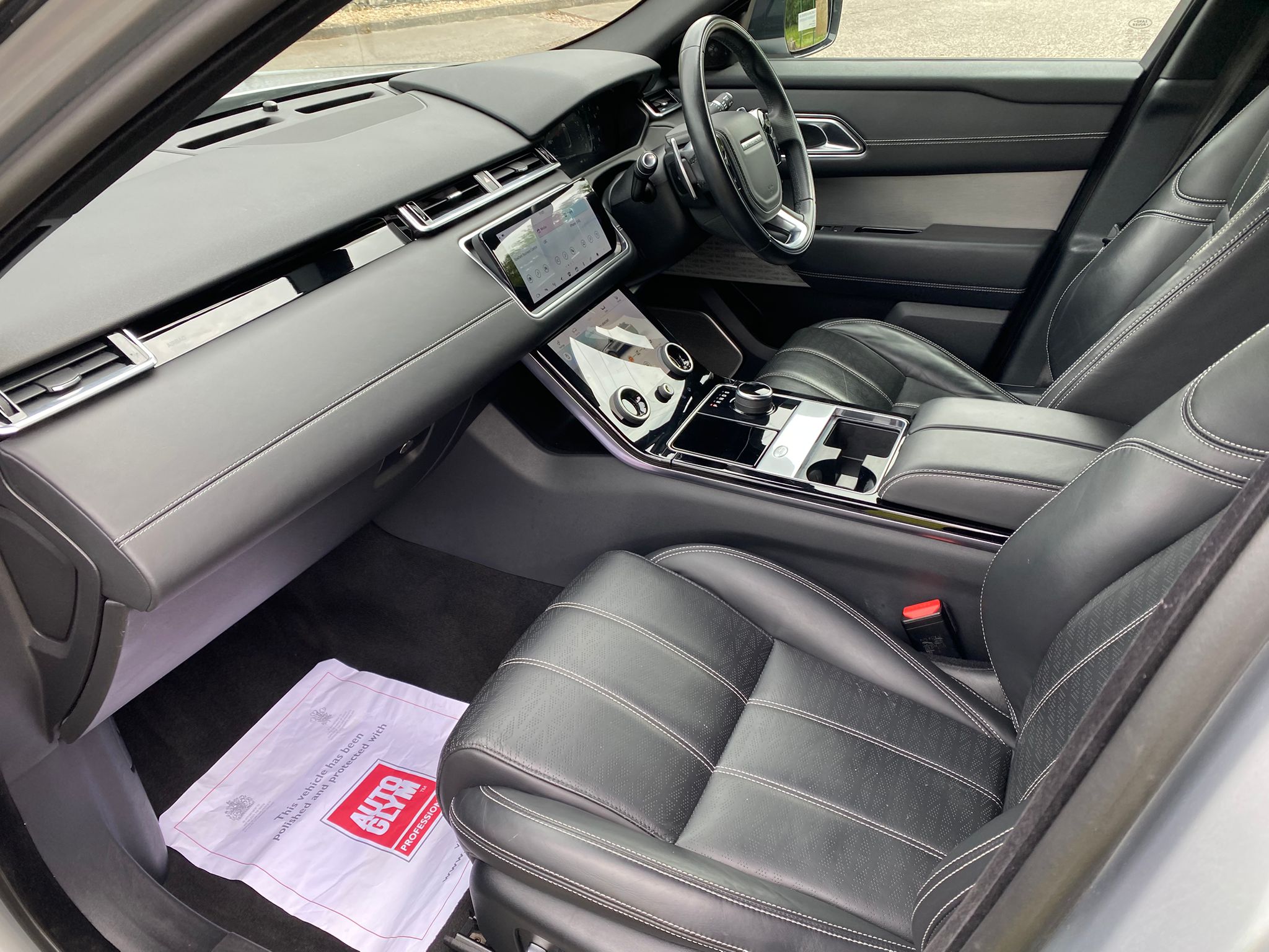 SOLD – RANGE ROVER VELAR.