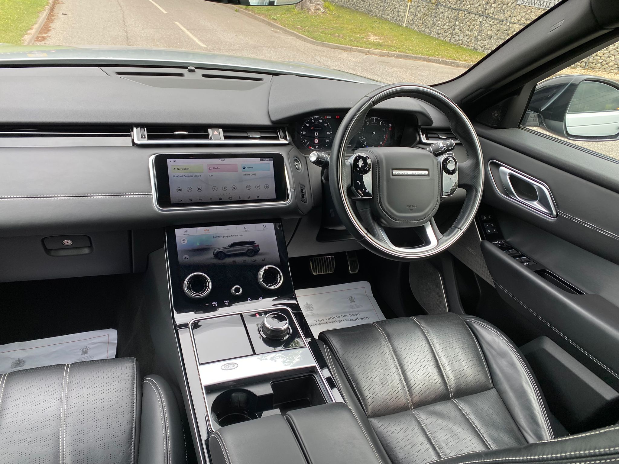 SOLD – RANGE ROVER VELAR.