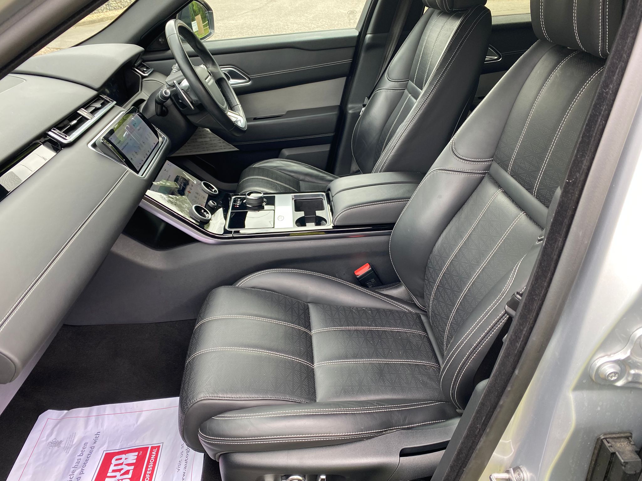 SOLD – RANGE ROVER VELAR.